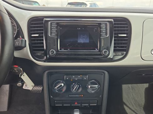 Used 2017 Volkswagen Beetle 1.8T Classic image 23