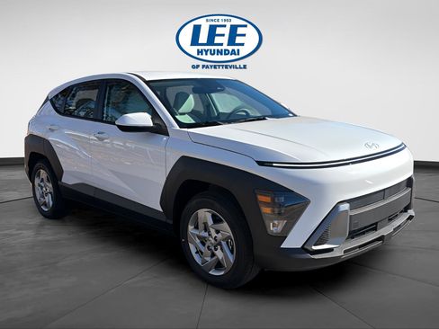 New 2026 Hyundai Kona SE image 1