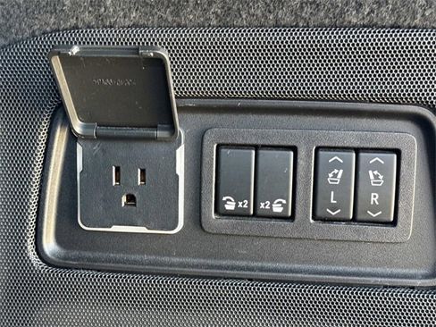 Used 2023 Cadillac Escalade ESV Sport Platinum w/ LPO, ONYX Package image 13