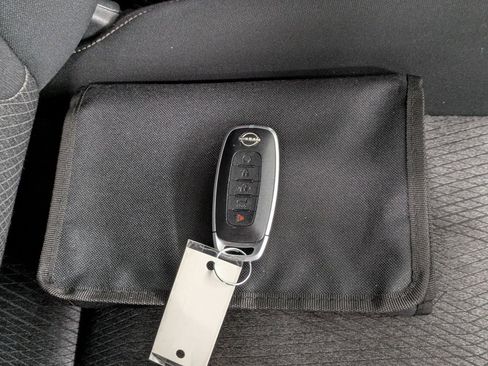 Used 2024 Nissan Rogue SV AWD/4WD image 13