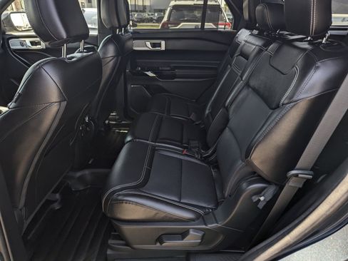 Used 2022 Ford Explorer ST w/ Equipment Group 401A RWD image 8