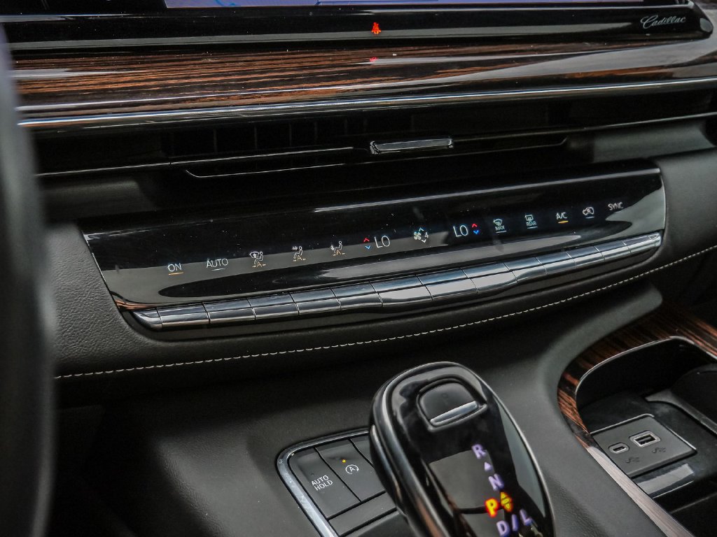 Used 2023 Cadillac Escalade Premium Luxury AWD/4WD image 37