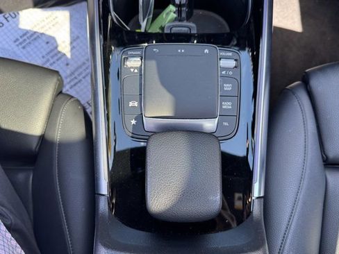 Used 2021 Mercedes-Benz GLA 250 4MATIC image 22