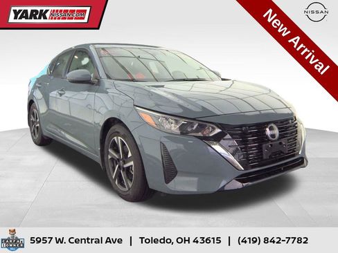 Certified 2025 Nissan Sentra SV image 1