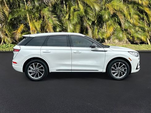 Used 2024 Lincoln Corsair Grand Touring image 4