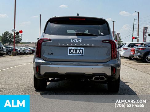 Used 2025 Kia Telluride S FWD image 5