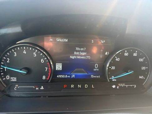 Used 2021 Ford Explorer XLT w/ Equipment Group 202A AWD/4WD image 9
