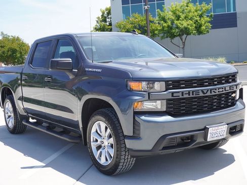 Used 2020 Chevrolet Silverado 1500 Custom w/ Custom Value Package AWD/4WD image 10