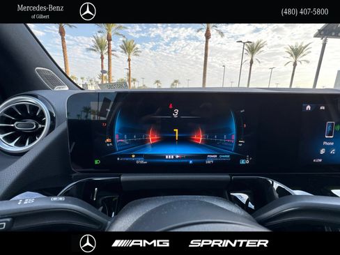 Used 2024 Mercedes-Benz GLA 35 AMG 4MATIC image 31