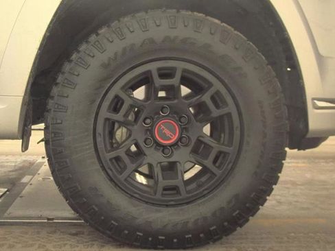 Used 2016 Toyota 4Runner Limited AWD/4WD image 19