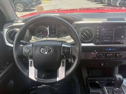 Used 2022 Toyota Tacoma SR5 RWD image 13
