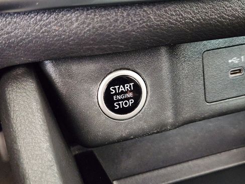 Used 2023 Nissan Rogue S AWD/4WD image 21