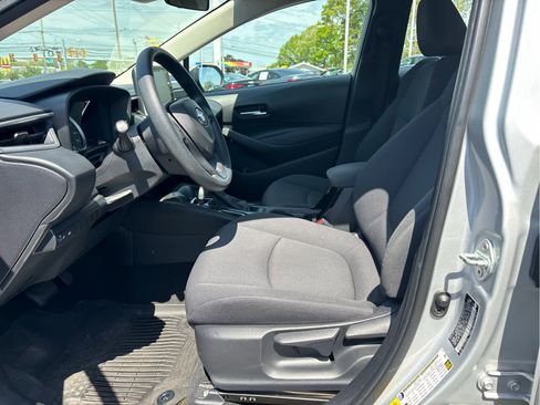 Used 2020 Toyota Corolla LE FWD image 8