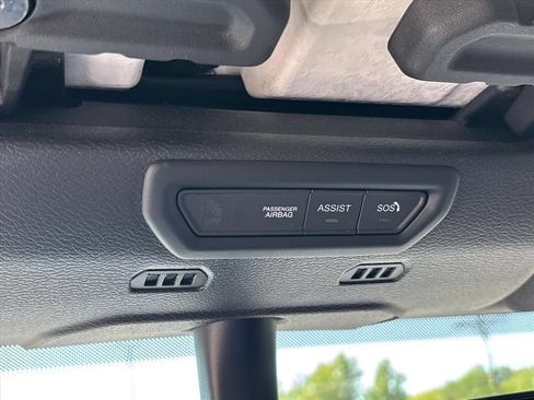Used 2022 Jeep Wrangler Unlimited Rubicon w/ Cold Weather Group AWD/4WD image 36