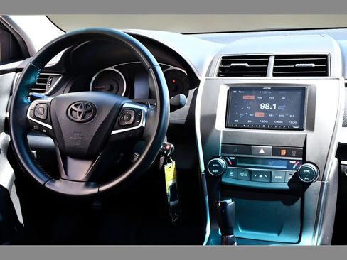 Used 2015 Toyota Camry XSE w/ Moonroof Package FWD image 18