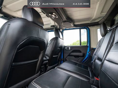 Used 2022 Jeep Wrangler Unlimited Sahara w/ Cold Weather Group AWD/4WD image 37