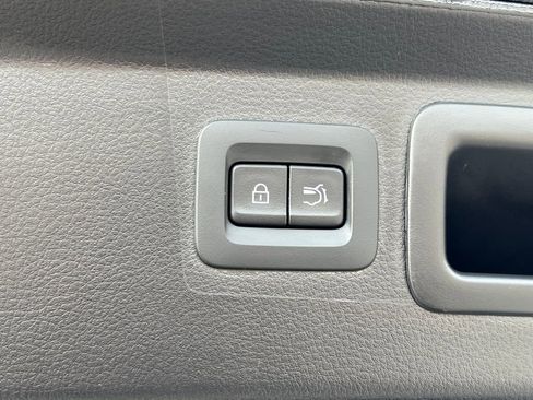 Used 2025 MAZDA CX-50 AWD 2.5 S w/ Preferred Package image 17