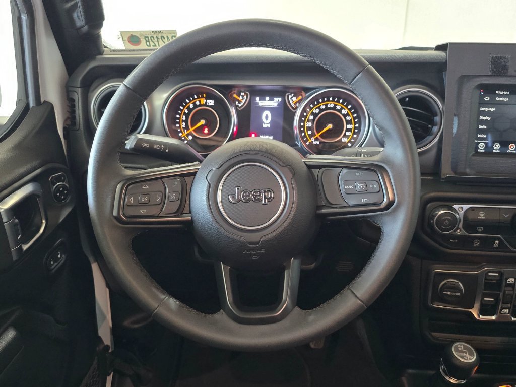 Used 2023 Jeep Gladiator Sport AWD/4WD image 10