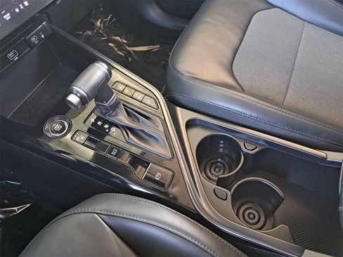 Used 2023 Kia Niro EX Touring image 24