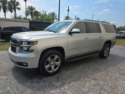 Used 2019 Chevrolet Suburban LT w/ Luxury Package image 12