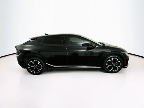 Used 2022 Kia EV6 Wind RWD image 10
