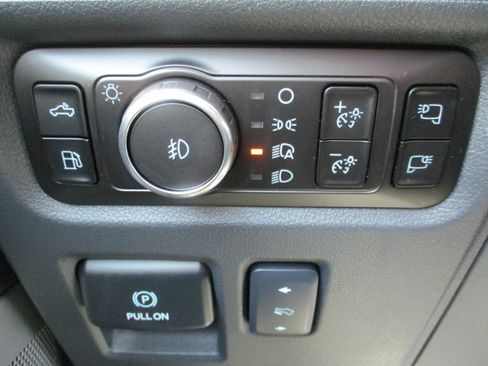 Used 2025 Ford F150 Lariat w/ Equipment Group 502A High AWD/4WD image 11