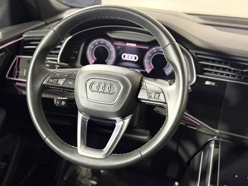 Used 2022 Audi Q8 Prestige AWD/4WD image 12
