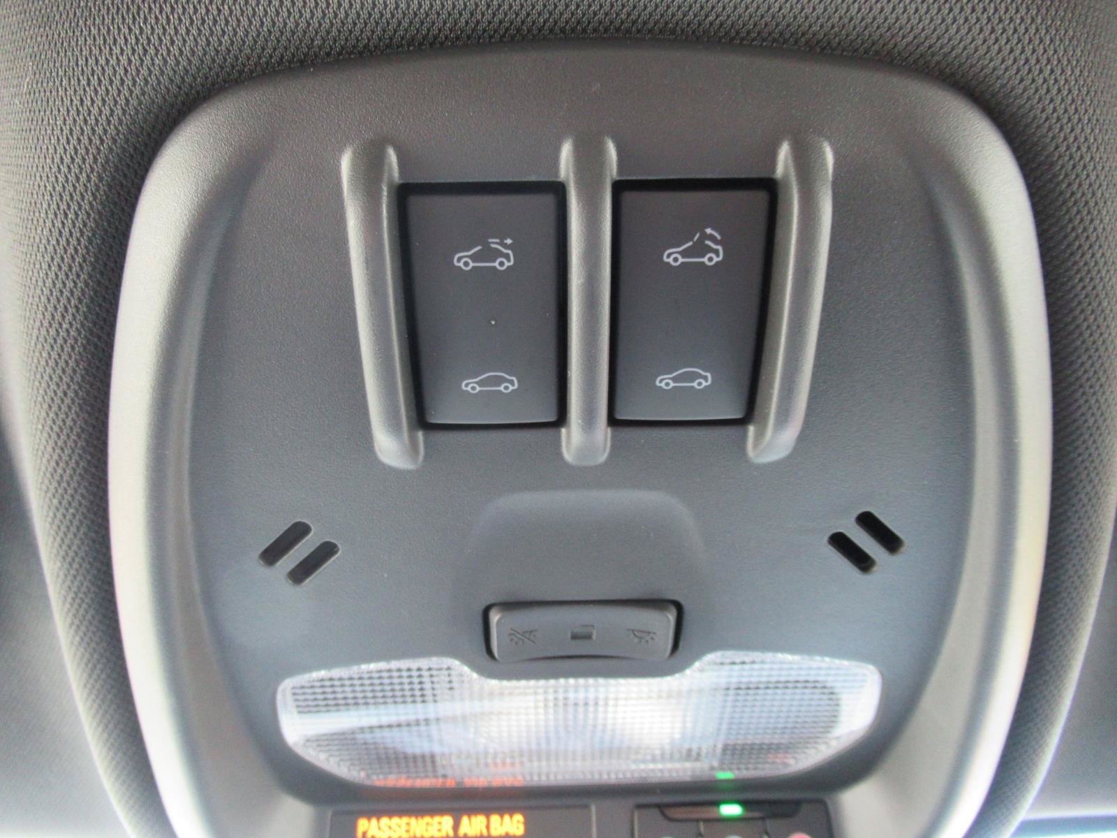 Used 2024 Chevrolet Trax RS w/ Sunroof Package FWD image 33