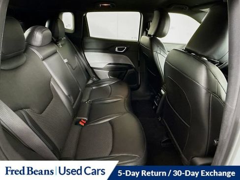 Used 2024 Jeep Compass Latitude AWD/4WD image 33