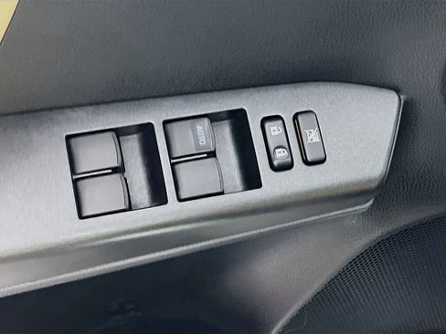Used 2016 Toyota RAV4 XLE AWD/4WD image 16