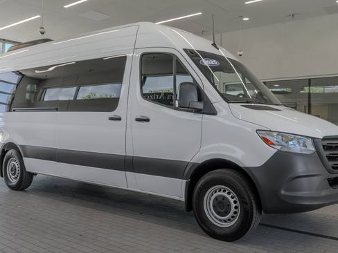 Used 2025 Mercedes-Benz Sprinter 2500 image 12