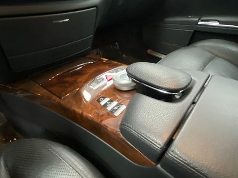 Used 2013 Mercedes-Benz S 550 4MATIC w/ Sport Pkg image 30
