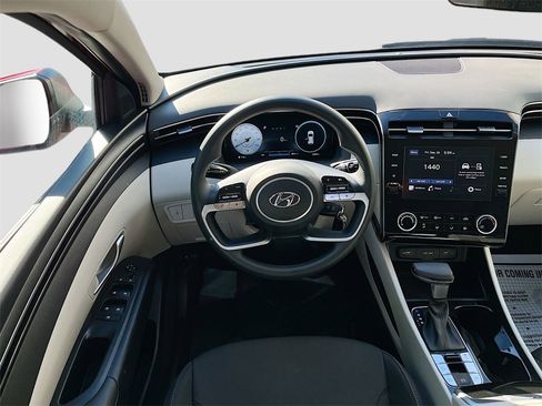 Used 2024 Hyundai Tucson SE image 20