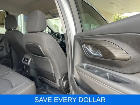 Used 2023 GMC Terrain SLE w/ Driver Convenience Package FWD image 23