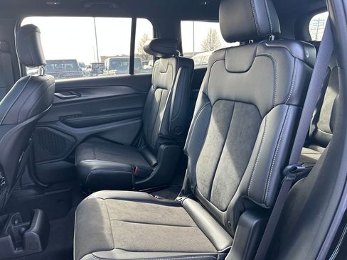 New 2025 Jeep Grand Cherokee L Altitude image 23