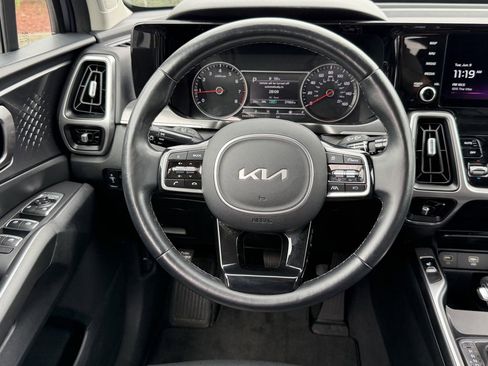 Certified 2023 Kia Sorento S w/ Panoramic Sunroof Package FWD image 13