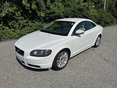 Used 2009 Volvo C70 T5 FWD image 4