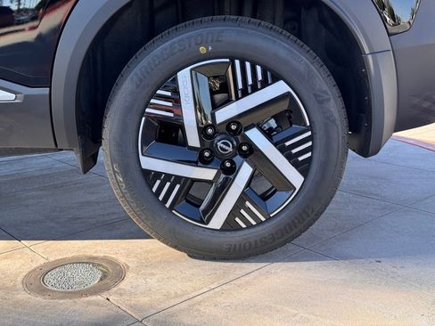 New 2026 Nissan Kicks SV image 8