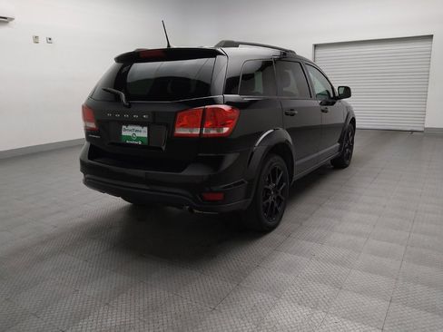 Used 2019 Dodge Journey SE FWD image 9