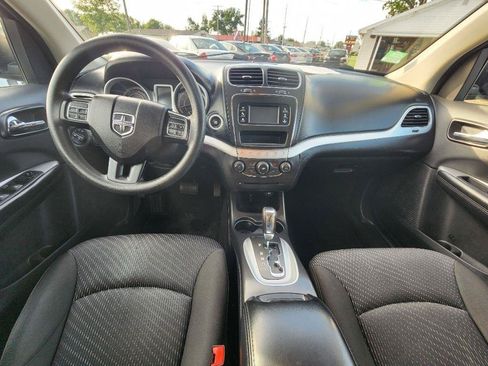 Used 2019 Dodge Journey SE FWD image 13