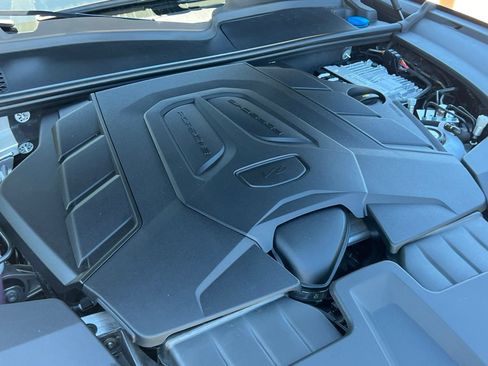 Certified 2025 Porsche Cayenne E-Hybrid AWD/4WD image 43