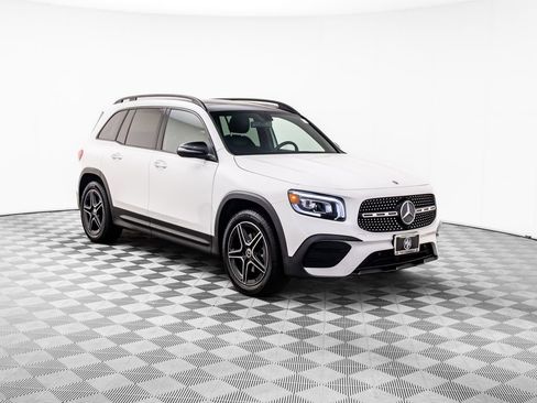 Used 2022 Mercedes-Benz GLB 250 4MATIC image 7