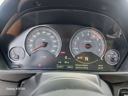 Used 2015 BMW M4 Convertible RWD image 30