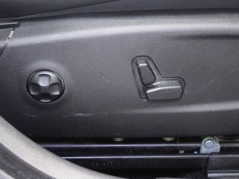 Used 2016 Chrysler 300 S image 27