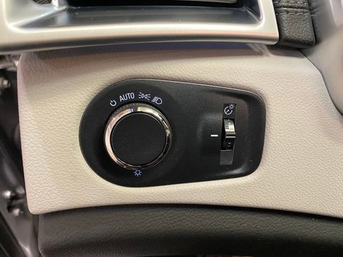 Used 2016 Cadillac SRX Luxury image 14