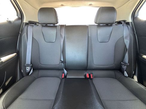 Used 2025 Buick Encore GX Preferred FWD image 38