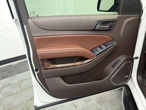 Used 2015 Chevrolet Tahoe LTZ RWD image 11
