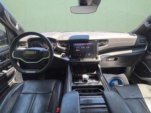 Certified 2024 Jeep Wagoneer Series II w/ Flexible Seating Group RWD image 20