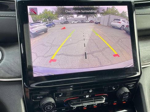 Used 2022 Jeep Grand Cherokee Limited 4xe AWD/4WD image 28