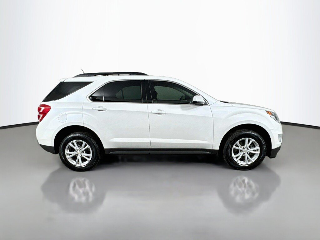Used 2017 Chevrolet Equinox LT FWD image 6